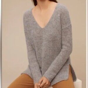 Aritzia Babaton Erin V-Neck Alpaca Sweater, Size XXS